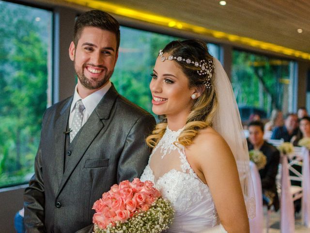 O casamento de Denis e Larissa em Itapema, Santa Catarina 29