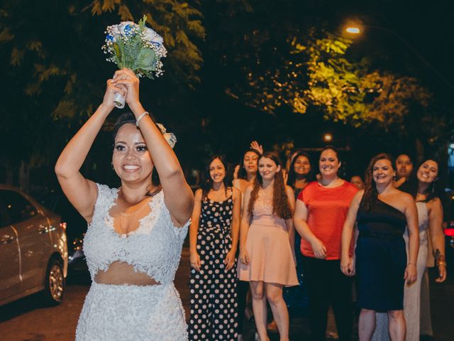 O casamento de Anderson e Viviane em Porto Alegre, Rio Grande do Sul 49