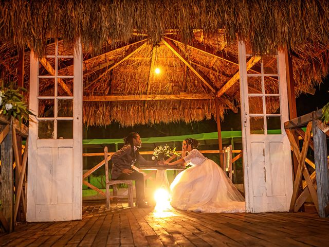 O casamento de Gabriel e Kenia em Cotia, São Paulo Estado 27