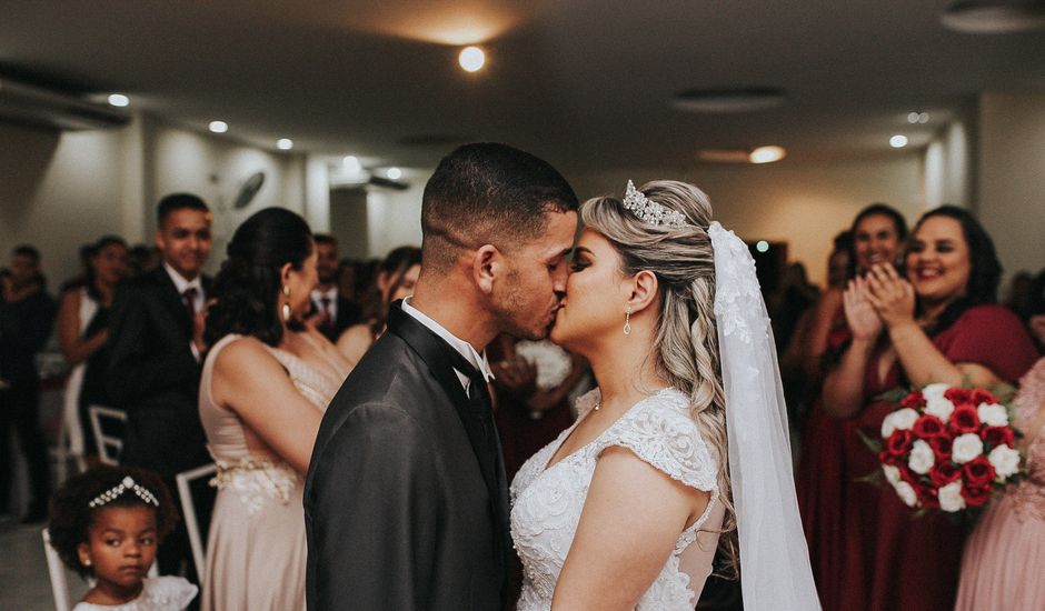 O casamento de Marcos Vinícius e Camila em São Gonçalo, Rio de Janeiro