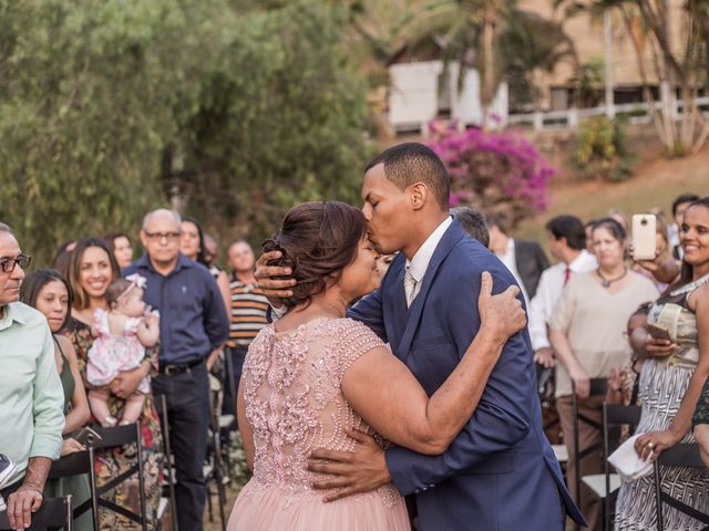 O casamento de Thales e Larissa em Timóteo, Minas Gerais 27