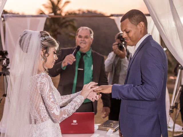 O casamento de Thales e Larissa em Timóteo, Minas Gerais 36