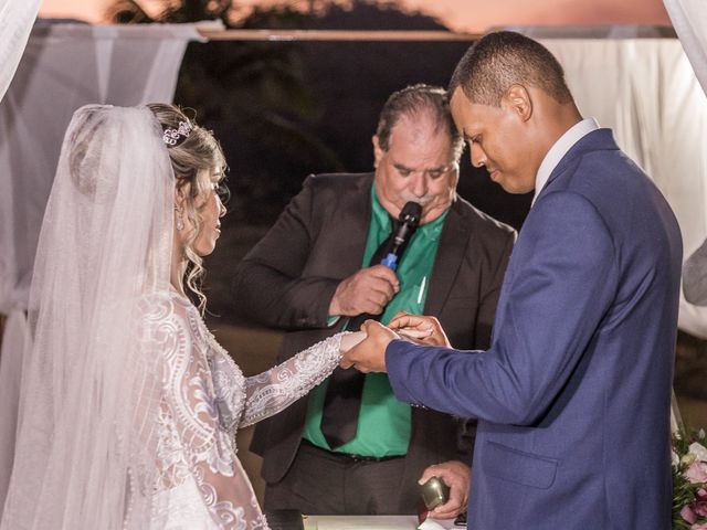 O casamento de Thales e Larissa em Timóteo, Minas Gerais 38