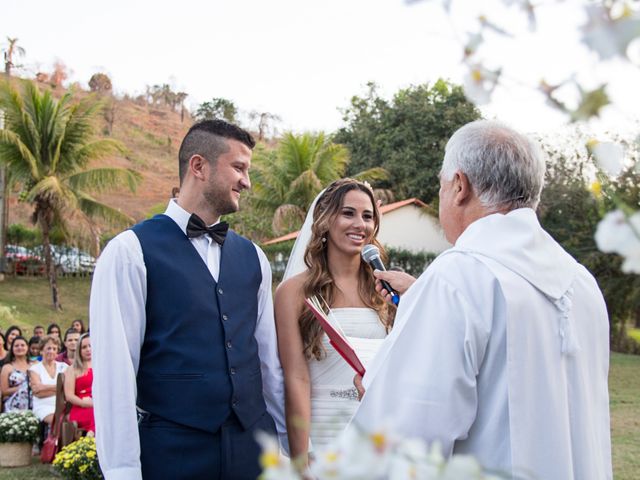 O casamento de Alessandro e Laura em Rodeiro, Minas Gerais 26