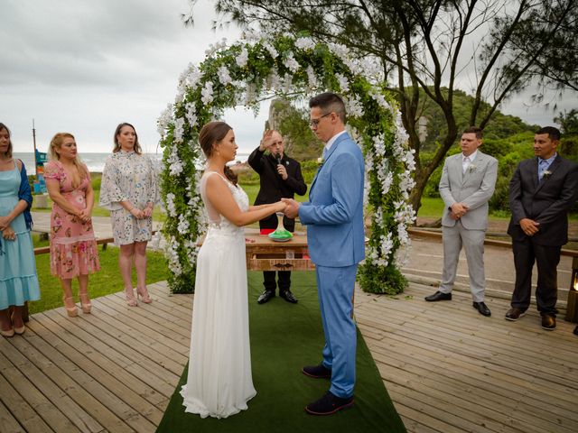 O casamento de Marcio e Val em Torres, Rio Grande do Sul 32