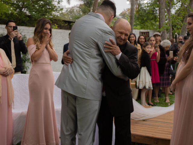 O casamento de Luciano e Milena em São José dos Pinhais, Paraná 13