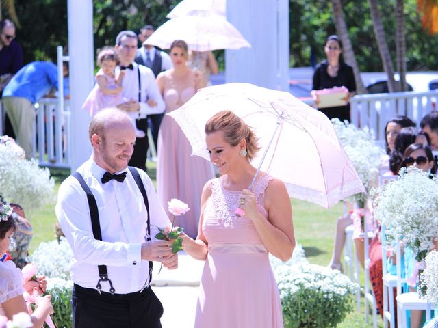 O casamento de Mônica Vieira e Adilson Gonçalves em Gama, Distrito Federal 14