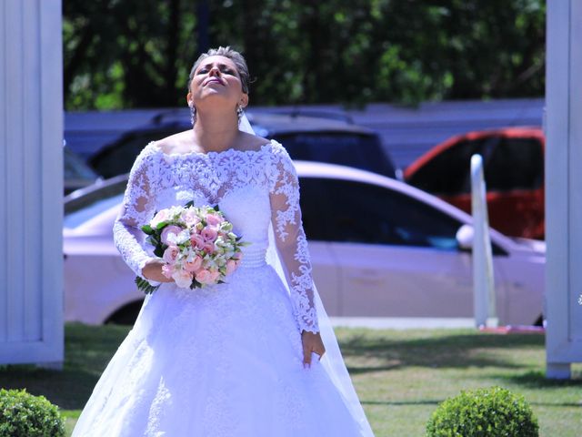 O casamento de Mônica Vieira e Adilson Gonçalves em Gama, Distrito Federal 24