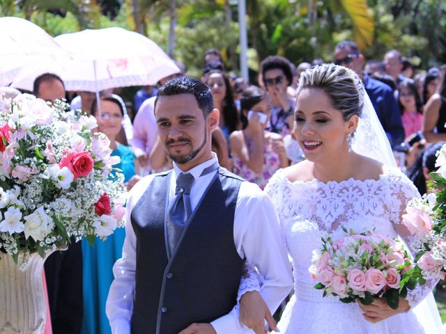 O casamento de Mônica Vieira e Adilson Gonçalves em Gama, Distrito Federal 32