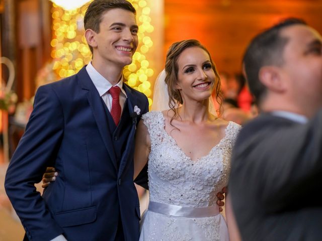 O casamento de Lucas e Ana  em Campo Mourão, Paraná 35