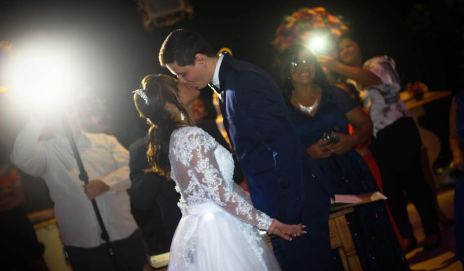 O casamento de Ronald e Viviane  em São Gonçalo, Rio de Janeiro
