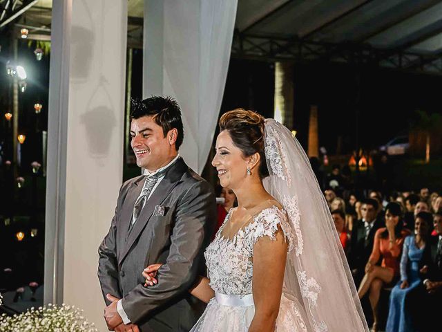 O casamento de Fernando e Monique em Santa Isabel, São Paulo Estado 40