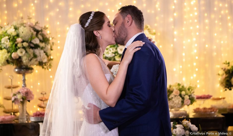 O casamento de Marcos e Erika em Móoca, São Paulo