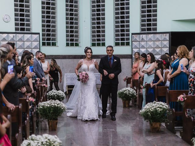 O casamento de Thiago e Raphaela em Belo Horizonte, Minas Gerais 28