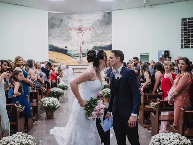 O casamento de Thiago e Raphaela em Belo Horizonte, Minas Gerais 43