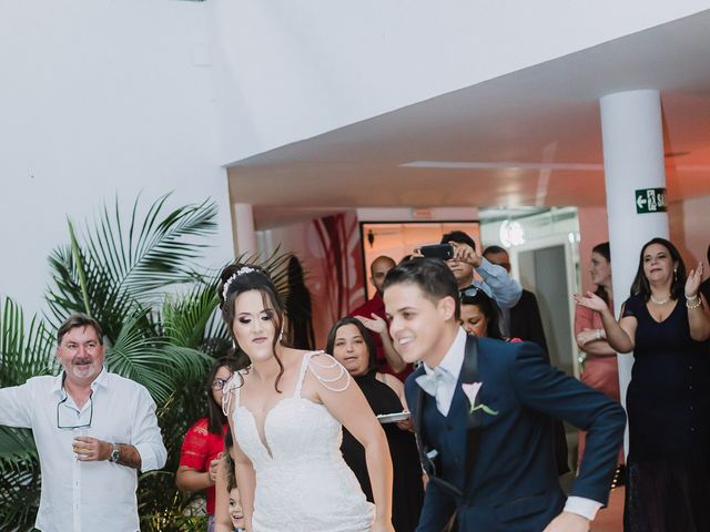 O casamento de Thiago e Raphaela em Belo Horizonte, Minas Gerais 55