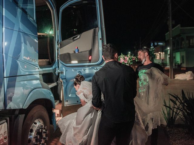 O casamento de Vambaster Torraca e Pâmela Lanzarin em Sapezal, Mato Grosso 37