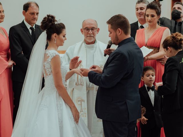 O casamento de Vambaster Torraca e Pâmela Lanzarin em Sapezal, Mato Grosso 53