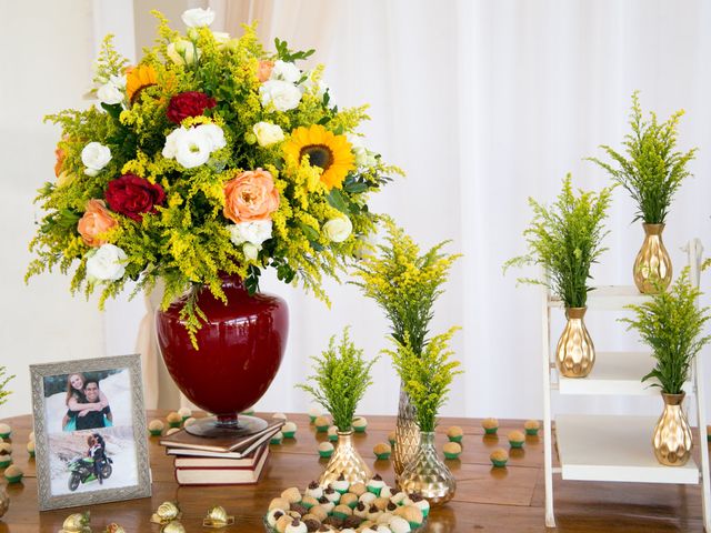 O casamento de Miqueias e Regina em Brasília, Distrito Federal 14