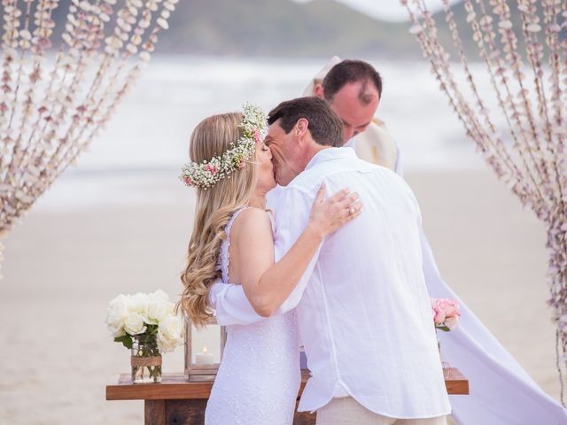 O casamento de Aymeric e Sandra em Ilha do Mel, Paraná 75