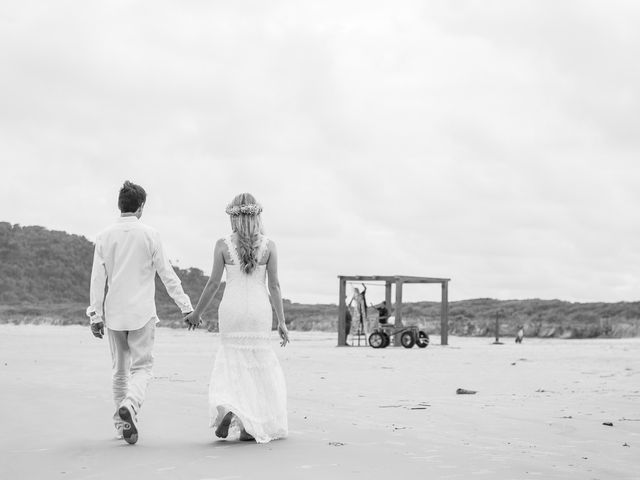 O casamento de Aymeric e Sandra em Ilha do Mel, Paraná 100