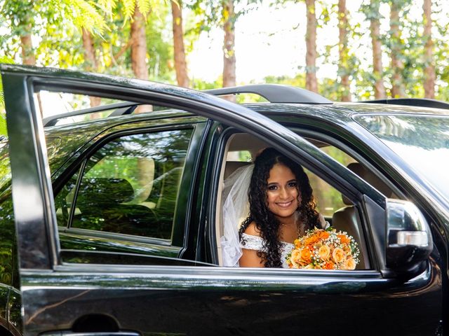 O casamento de Matheus e Aline em Uberlândia, Minas Gerais 25