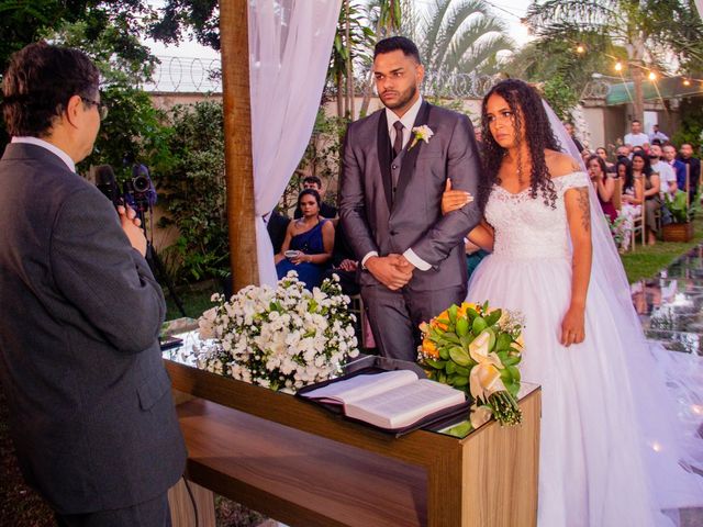 O casamento de Matheus e Aline em Uberlândia, Minas Gerais 33