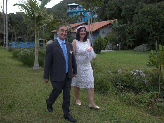 O casamento de Edson e Elezir em Bombinhas, Santa Catarina 36