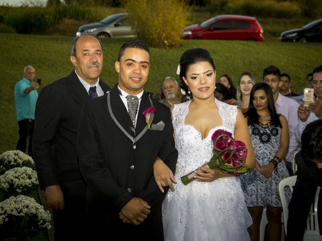 O casamento de Gabriel e Luciane em Sarzedo, Minas Gerais 22