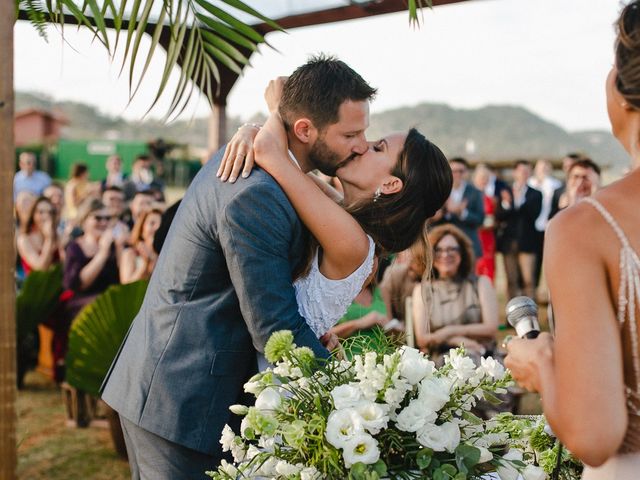 O casamento de Vinicius e Lisiana em Garopaba, Santa Catarina 29