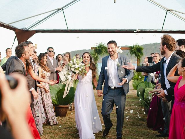 O casamento de Vinicius e Lisiana em Garopaba, Santa Catarina 32