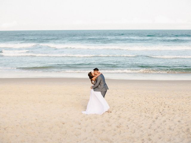 O casamento de Vinicius e Lisiana em Garopaba, Santa Catarina 36