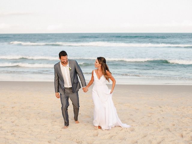 O casamento de Vinicius e Lisiana em Garopaba, Santa Catarina 37