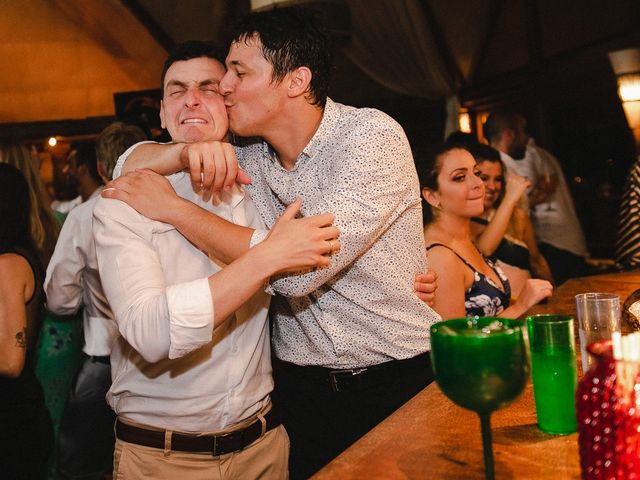 O casamento de Vinicius e Lisiana em Garopaba, Santa Catarina 70