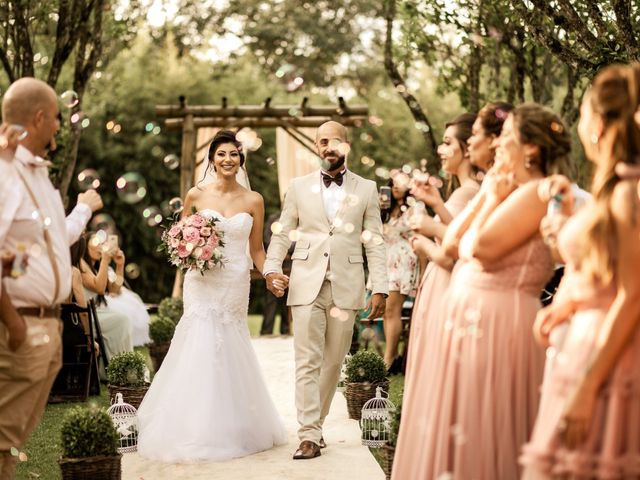 O casamento de Tiago e Amanda em Curitiba, Paraná 35