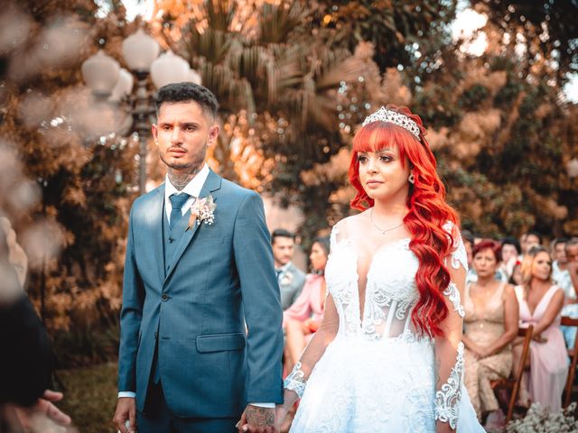 O casamento de Carlos e Larissa em Betim, Minas Gerais 9