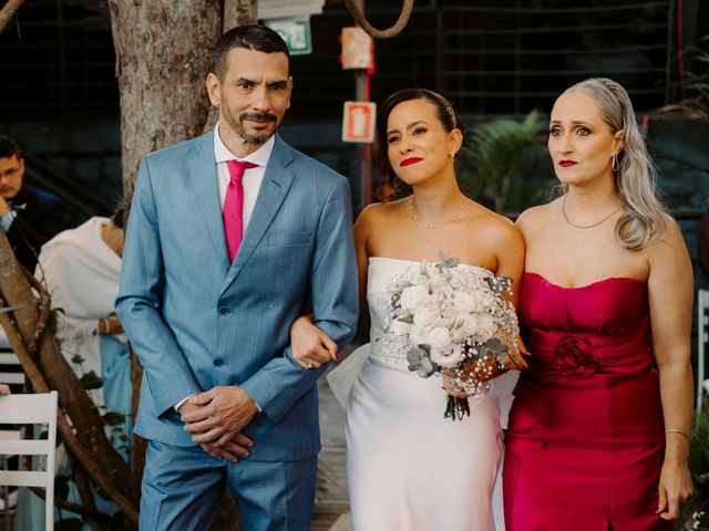 O casamento de Victória e Leonardo em Porto Alegre, Rio Grande do Sul 17