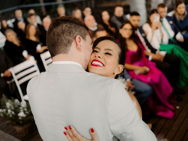 O casamento de Victória e Leonardo em Porto Alegre, Rio Grande do Sul 27