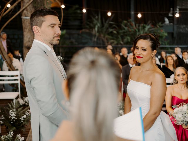 O casamento de Victória e Leonardo em Porto Alegre, Rio Grande do Sul 29