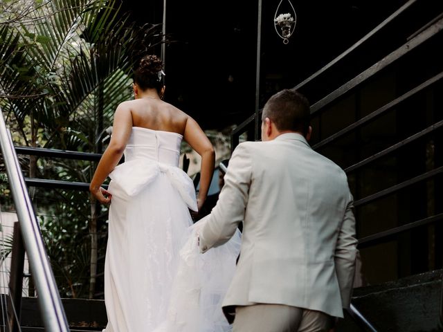 O casamento de Victória e Leonardo em Porto Alegre, Rio Grande do Sul 41