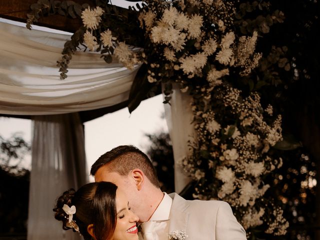O casamento de Victória e Leonardo em Porto Alegre, Rio Grande do Sul 43