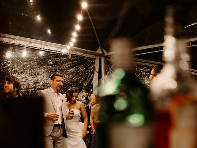 O casamento de Victória e Leonardo em Porto Alegre, Rio Grande do Sul 56