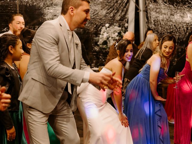 O casamento de Victória e Leonardo em Porto Alegre, Rio Grande do Sul 57