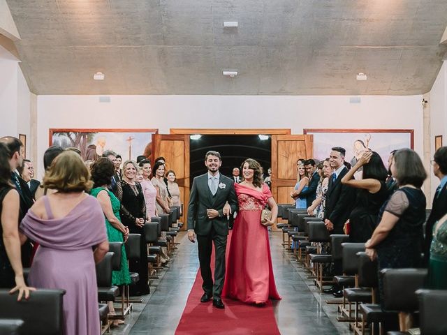 O casamento de Gustavo e Gabriela em Belo Horizonte, Minas Gerais 24