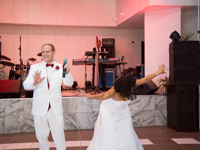 O casamento de Jeremy e Regina em Recife, Pernambuco 23