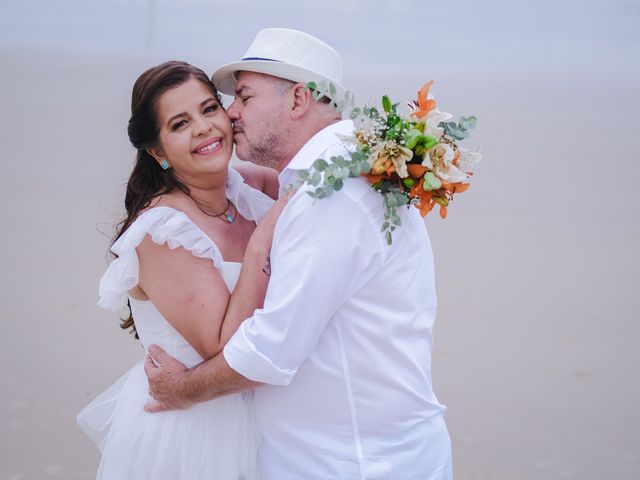 O casamento de Paulo e Josiele em Bombinhas, Santa Catarina 24