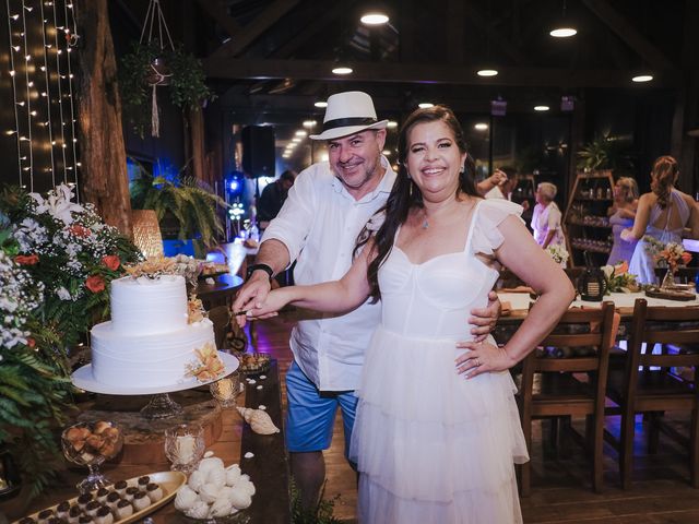 O casamento de Paulo e Josiele em Bombinhas, Santa Catarina 33