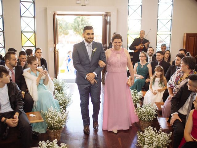 O casamento de Lucas e Melissa em Curitiba, Paraná 32