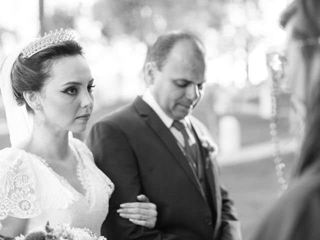 O casamento de Lucas e Melissa em Curitiba, Paraná 38