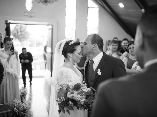O casamento de Lucas e Melissa em Curitiba, Paraná 41